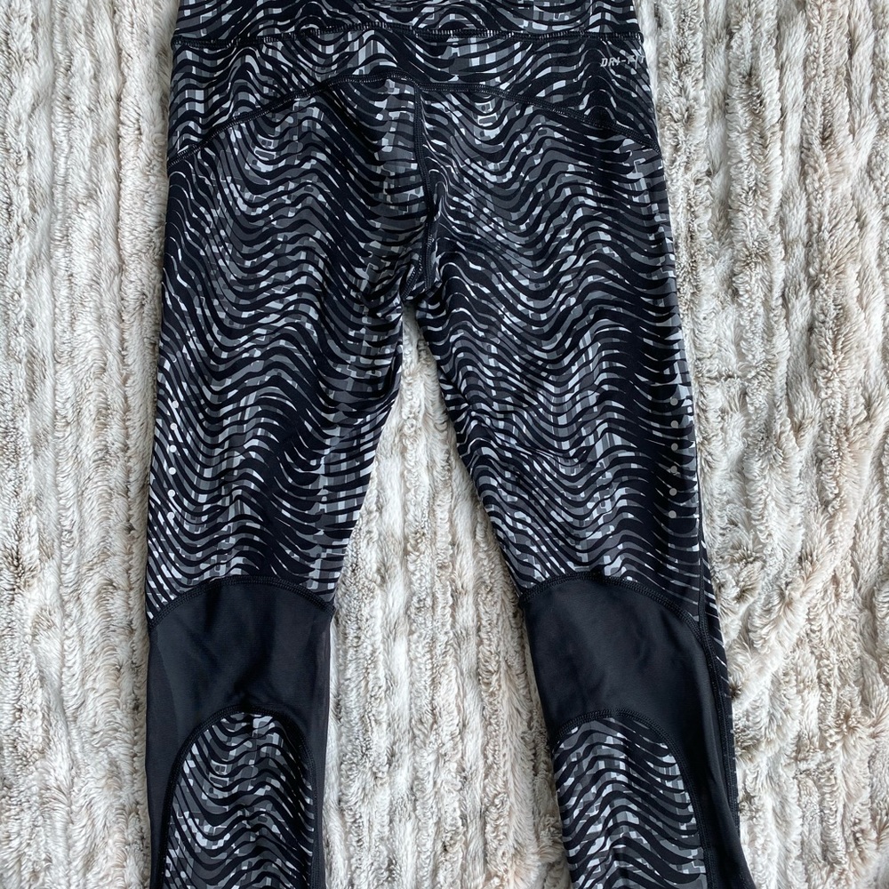 Nike Epic Lux Crop Tights - Picture 4 of 6